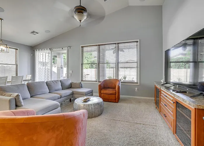 Poolside Oasis: Group-friendly Getaway In Phoenix! * Phoenix