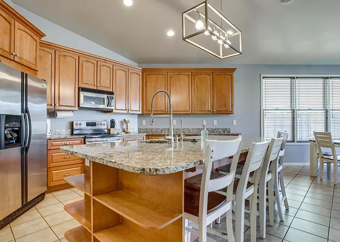 Poolside Oasis: Group-friendly Getaway In Phoenix! *