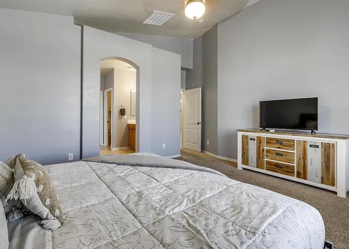 Casa vacanze Poolside Oasis: Group-friendly Getaway In Phoenix!