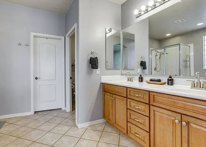 Casa vacanze Poolside Oasis: Group-friendly Getaway In Phoenix! Phoenix