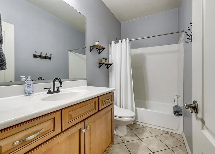 Poolside Oasis: Group-friendly Getaway In Phoenix! Casa vacanze