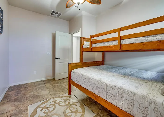 Casa vacanze Poolside Oasis: Group-friendly Getaway In Phoenix! *