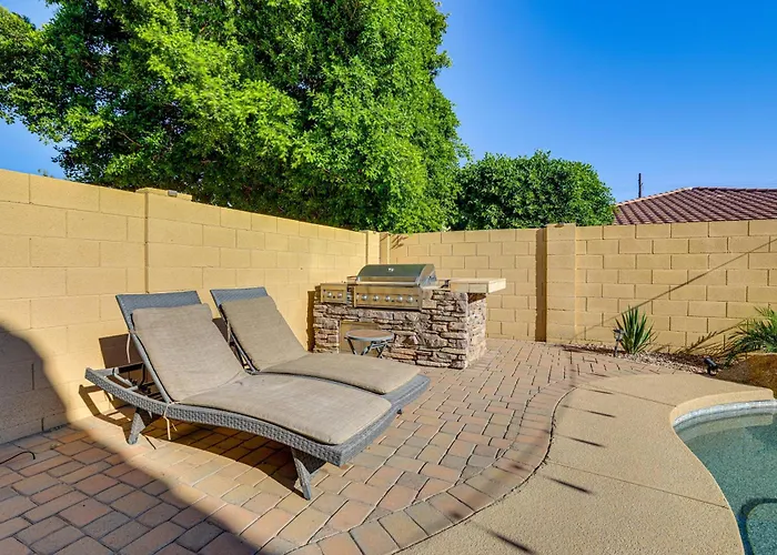 Poolside Oasis: Group-friendly Getaway In Phoenix! Casa vacanze Phoenix