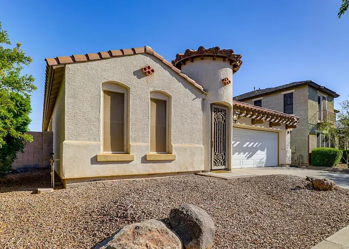 Poolside Oasis: Group-friendly Getaway In Phoenix! * Phoenix